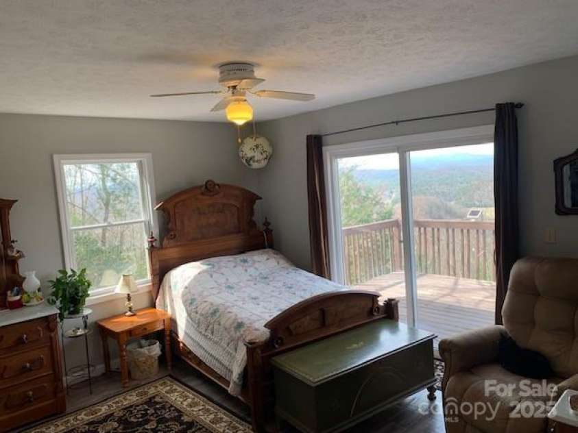 1474 HOLIDAY Drive, Hendersonville, NC 28739.  MLS# CAR4242849, YatesRealty ID 10609. PRIMARY BD, see the stars and lights away