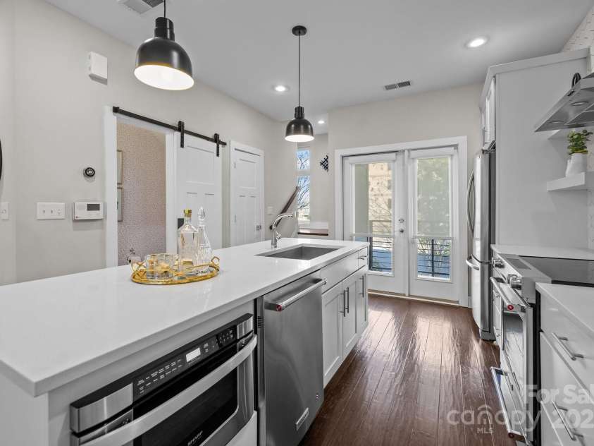 3655 Vallette Court, Charlotte, NC 28203.  MLS# CAR4235357, YatesRealty ID 10610. 