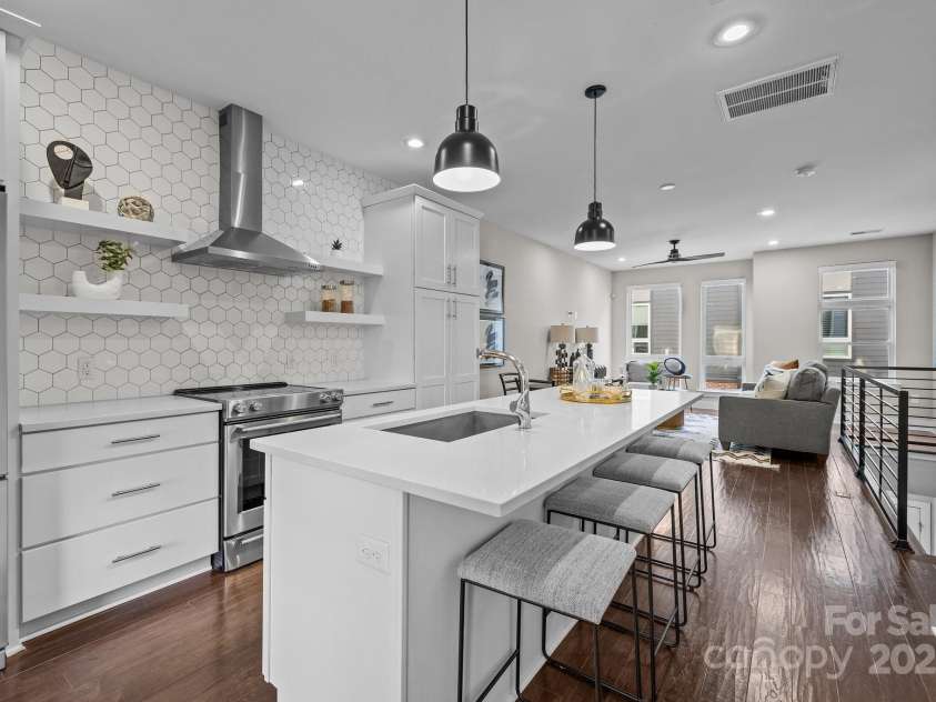 3655 Vallette Court, Charlotte, NC 28203.  MLS# CAR4235357, YatesRealty ID 10610. 