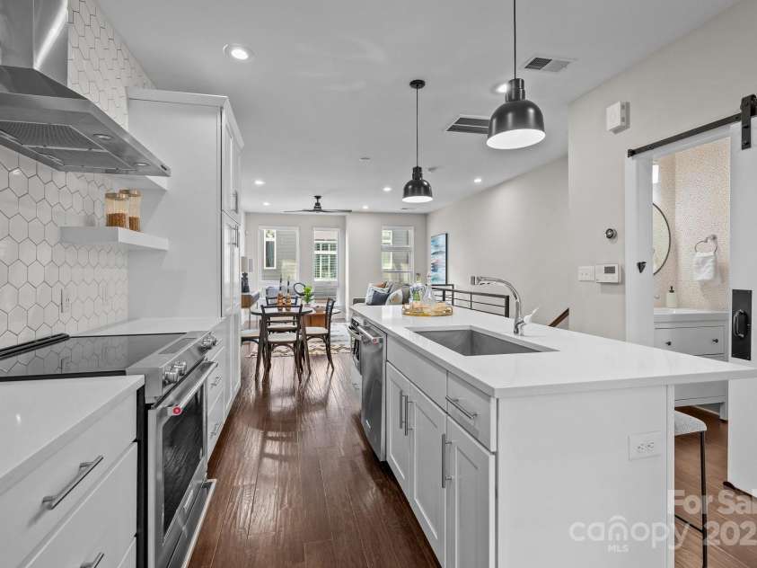 3655 Vallette Court, Charlotte, NC 28203.  MLS# CAR4235357, YatesRealty ID 10610. 