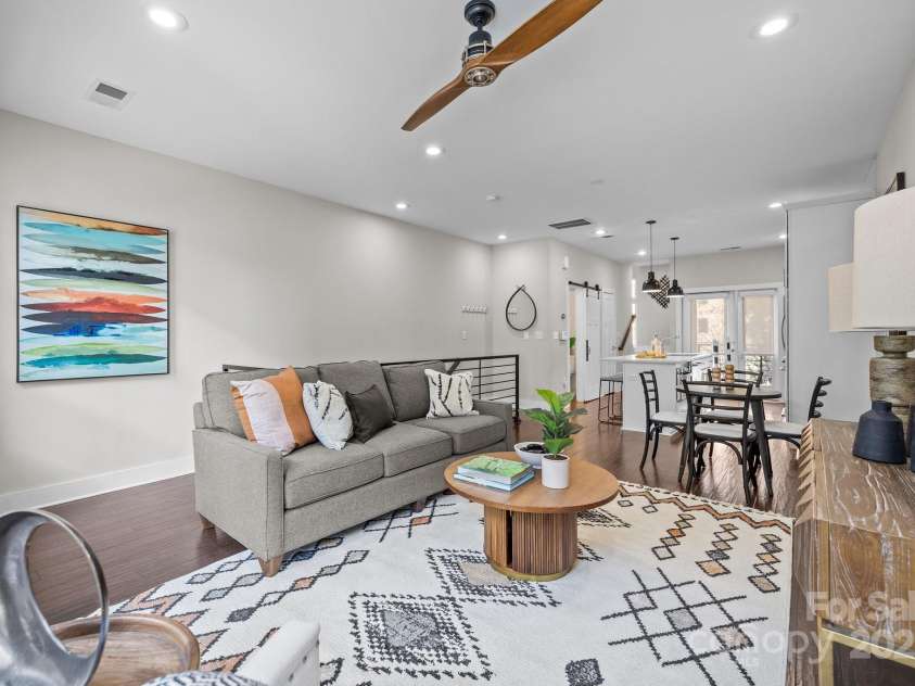 3655 Vallette Court, Charlotte, NC 28203.  MLS# CAR4235357, YatesRealty ID 10610. 