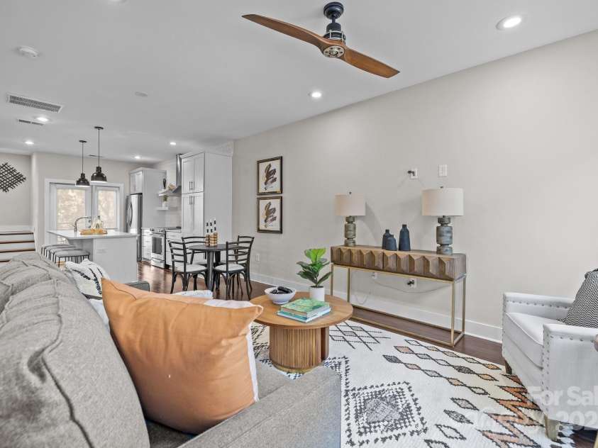 3655 Vallette Court, Charlotte, NC 28203.  MLS# CAR4235357, YatesRealty ID 10610. 
