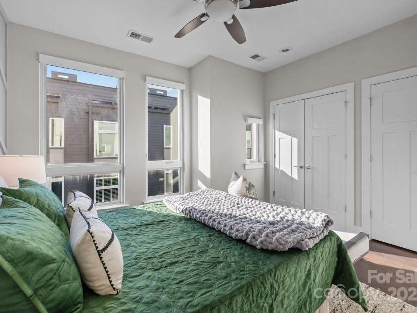 3655 Vallette Court, Charlotte, NC 28203.  MLS# CAR4235357, YatesRealty ID 10610. 