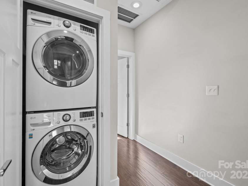 3655 Vallette Court, Charlotte, NC 28203.  MLS# CAR4235357, YatesRealty ID 10610. 