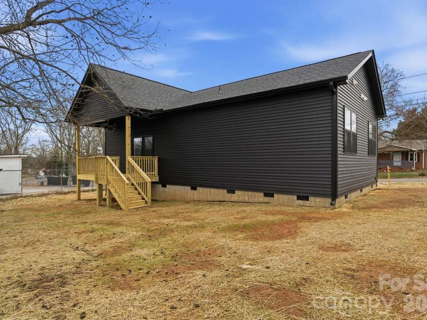 719 Margate Avenue, Kannapolis, NC 28081.  MLS# CAR4345980, YatesRealty ID 10610. 