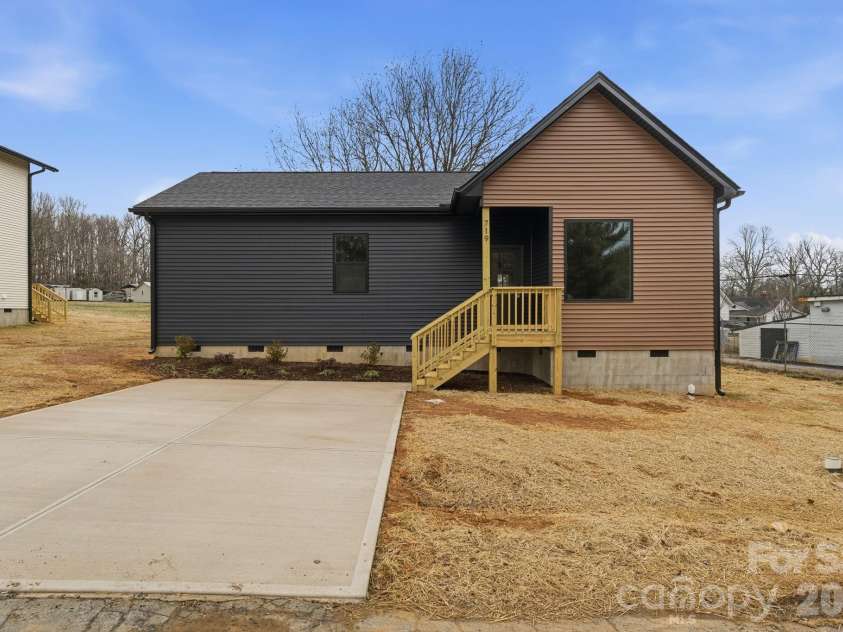 719 Margate Avenue, Kannapolis, NC 28081.  MLS# CAR4345980, YatesRealty ID 10610. 