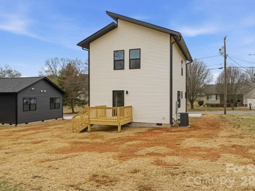 717 Margate Avenue, Kannapolis, NC 28081.  MLS# CAR4345995, YatesRealty ID 10611. 