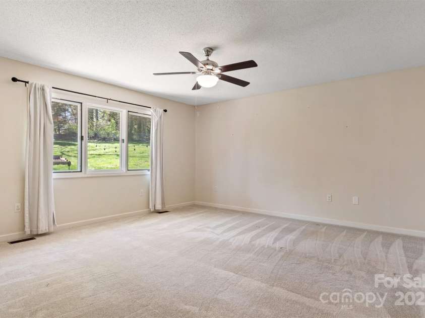 1114 Woodbine Place, Lenoir, NC 28645.  MLS# CAR4232393, YatesRealty ID 10612. 