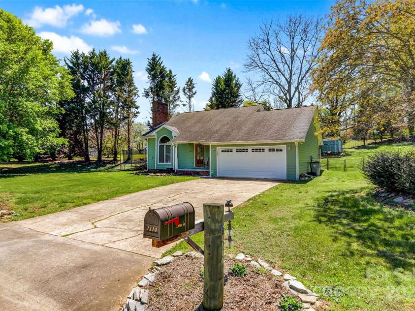 1114 Woodbine Place, Lenoir, NC 28645.  MLS# CAR4232393, YatesRealty ID 10612. 