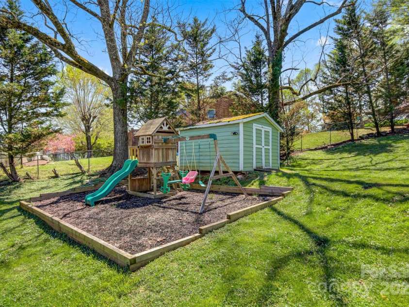 1114 Woodbine Place, Lenoir, NC 28645.  MLS# CAR4232393, YatesRealty ID 10612. 