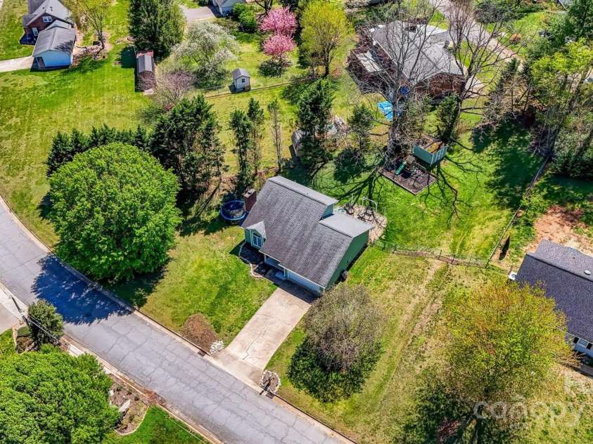 1114 Woodbine Place, Lenoir, NC 28645.  MLS# CAR4232393, YatesRealty ID 10612. 