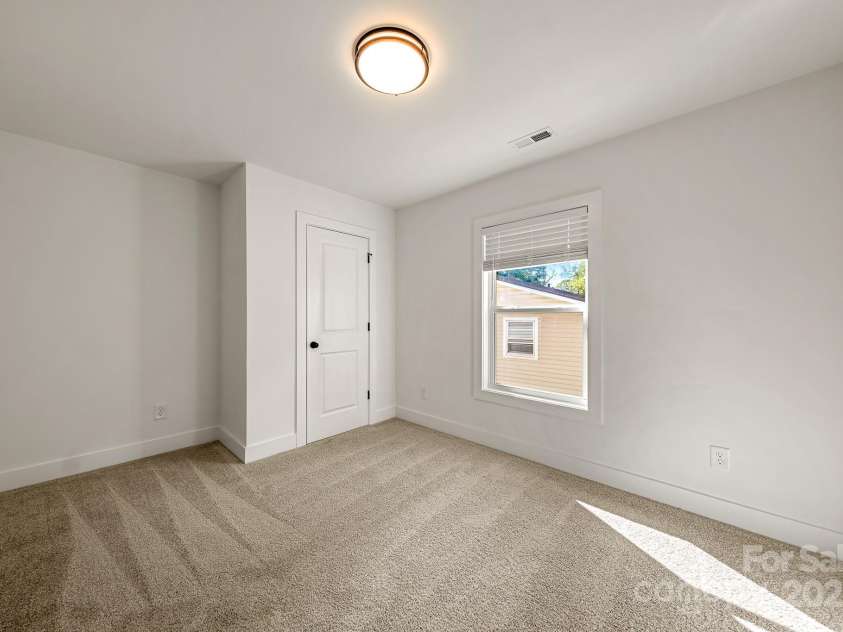 517 Pine Street, Maiden, NC 28650.  MLS# CAR4307664, YatesRealty ID 10612. 