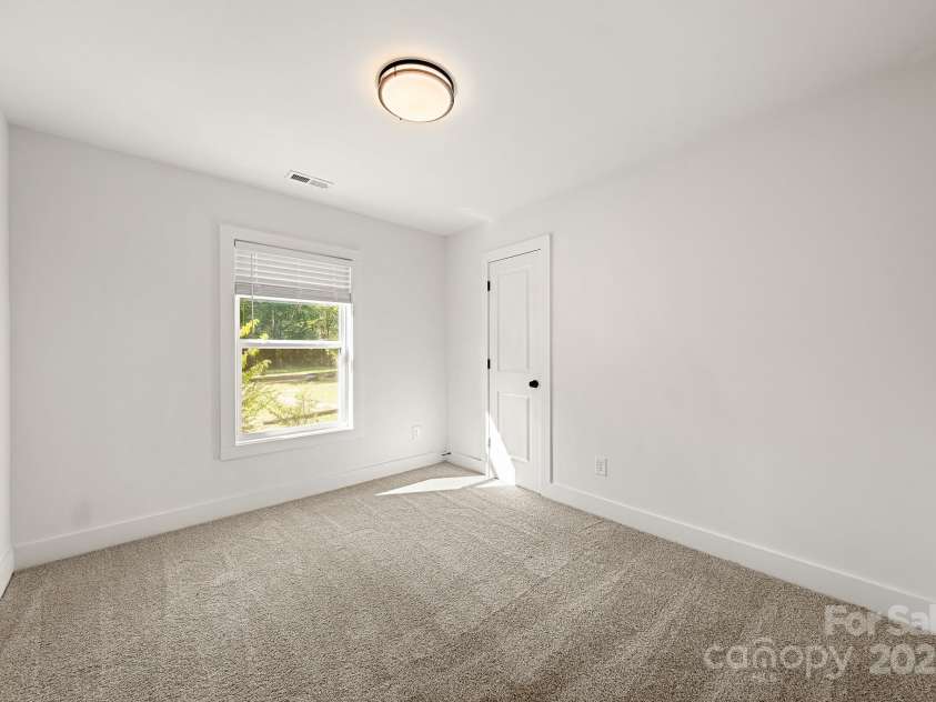 517 Pine Street, Maiden, NC 28650.  MLS# CAR4307664, YatesRealty ID 10612. 