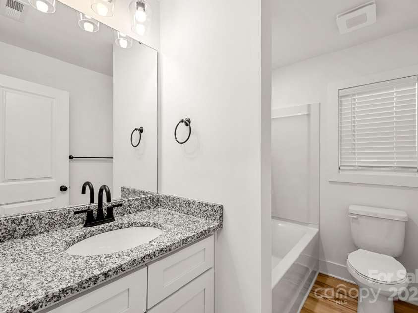 517 Pine Street, Maiden, NC 28650.  MLS# CAR4307664, YatesRealty ID 10612. 
