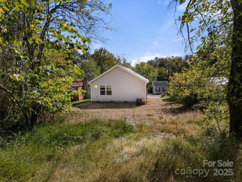 517 Pine Street, Maiden, NC 28650.  MLS# CAR4307664, YatesRealty ID 10612. 