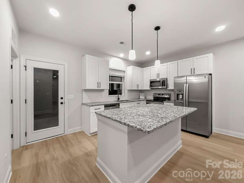 1566 7th Avenue Drive, Hickory, NC 28602.  MLS# CAR4341968, YatesRealty ID 10613. 