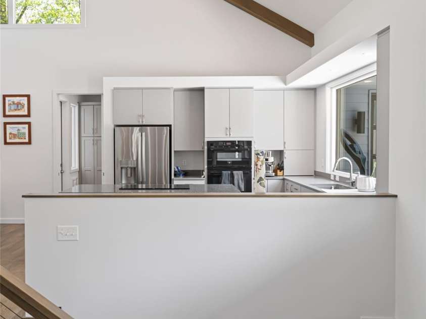 26 Hickory Top Lane, Asheville, NC 28805.  MLS# CAR4250259, YatesRealty ID 10614. 