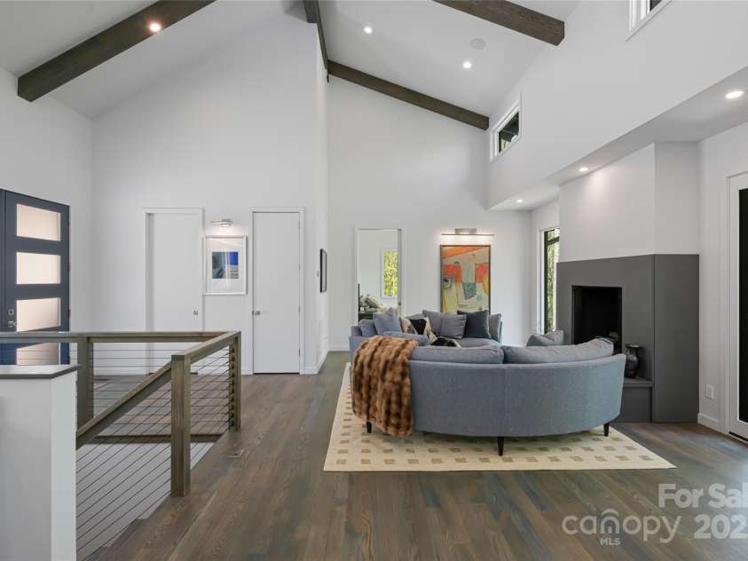 26 Hickory Top Lane, Asheville, NC 28805.  MLS# CAR4250259, YatesRealty ID 10614. 