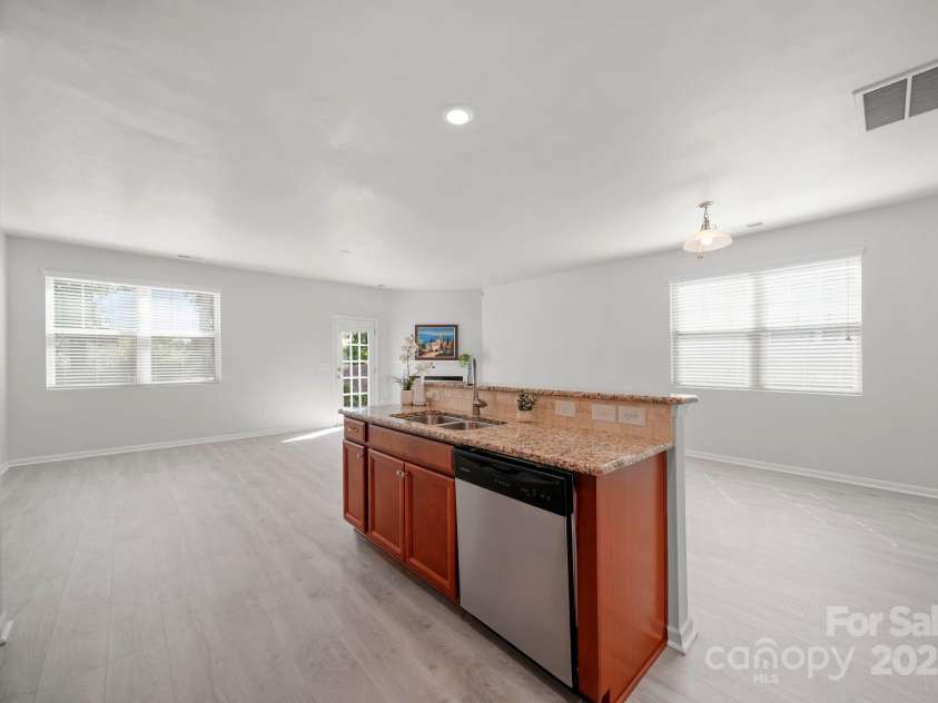 5033 Mockernut Lane, Fort Mill, SC 29707.  MLS# CAR4304430, YatesRealty ID 10614. 