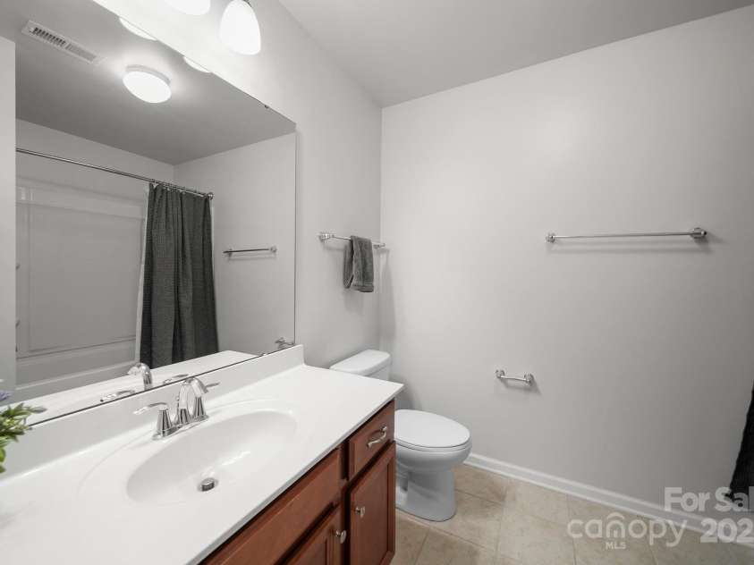 5033 Mockernut Lane, Fort Mill, SC 29707.  MLS# CAR4304430, YatesRealty ID 10614. 