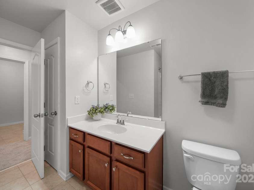 5033 Mockernut Lane, Fort Mill, SC 29707.  MLS# CAR4304430, YatesRealty ID 10614. 