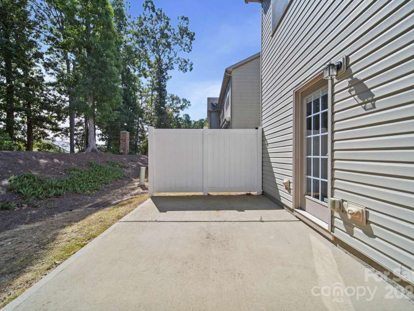 5033 Mockernut Lane, Fort Mill, SC 29707.  MLS# CAR4304430, YatesRealty ID 10614. 