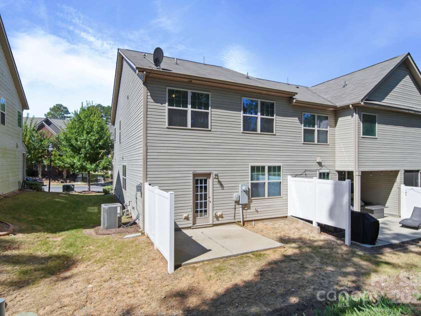 5033 Mockernut Lane, Fort Mill, SC 29707.  MLS# CAR4304430, YatesRealty ID 10614. 