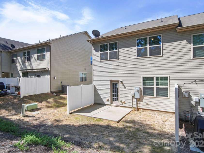 5033 Mockernut Lane, Fort Mill, SC 29707.  MLS# CAR4304430, YatesRealty ID 10614. 