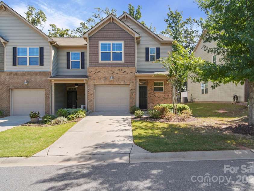 5033 Mockernut Lane, Fort Mill, SC 29707.  MLS# CAR4304430, YatesRealty ID 10614. 