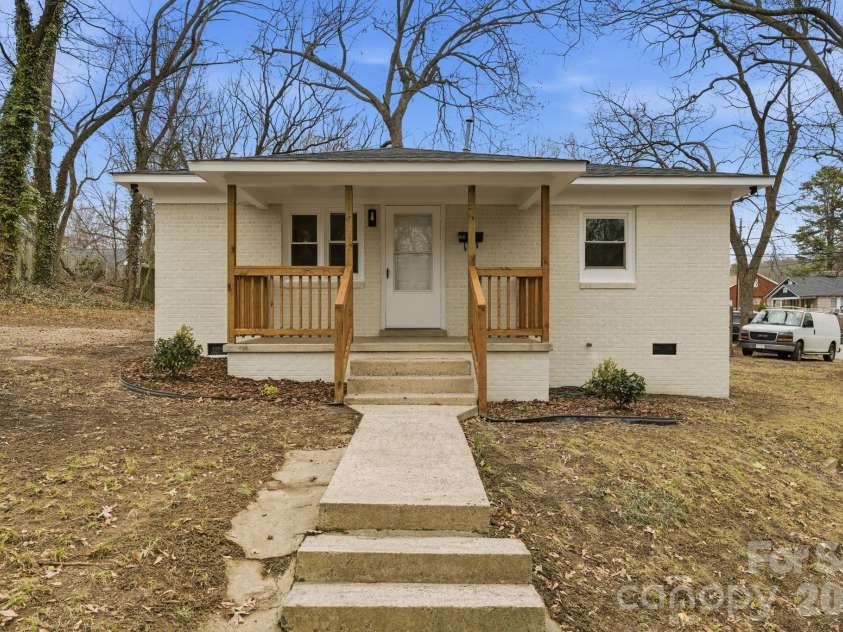 705 Gem Street, Kannapolis, NC 28083.  MLS# CAR4345971, YatesRealty ID 10615. 
