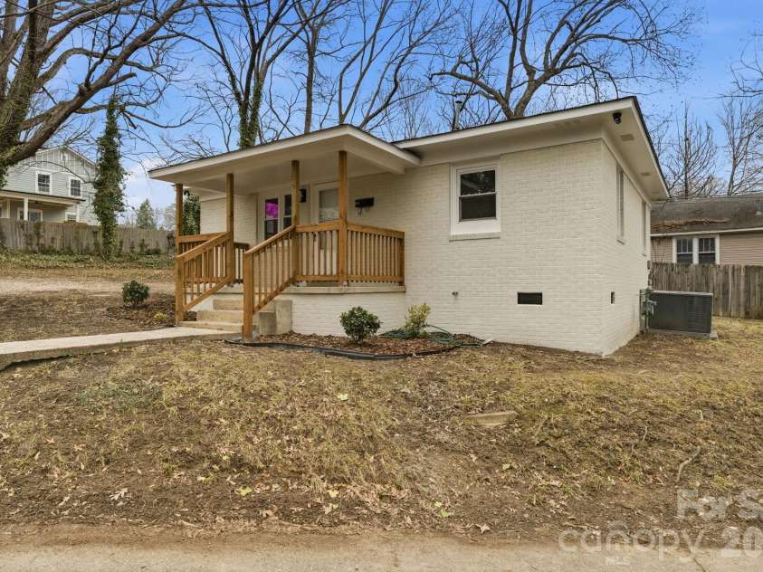 705 Gem Street, Kannapolis, NC 28083.  MLS# CAR4345971, YatesRealty ID 10615. 