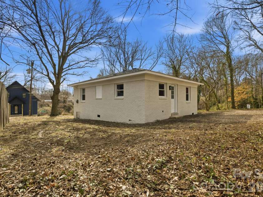 705 Gem Street, Kannapolis, NC 28083.  MLS# CAR4345971, YatesRealty ID 10615. 