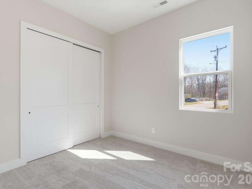 1021 Elm Street, Kannapolis, NC 28081.  MLS# CAR4354286, YatesRealty ID 10616. 
