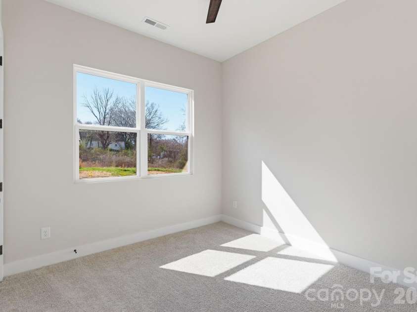 1021 Elm Street, Kannapolis, NC 28081.  MLS# CAR4354286, YatesRealty ID 10616. 