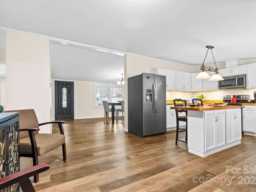 117 Pine Bluff Drive, Mooresville, NC 28117.  MLS# CAR4234841, YatesRealty ID 10617. 