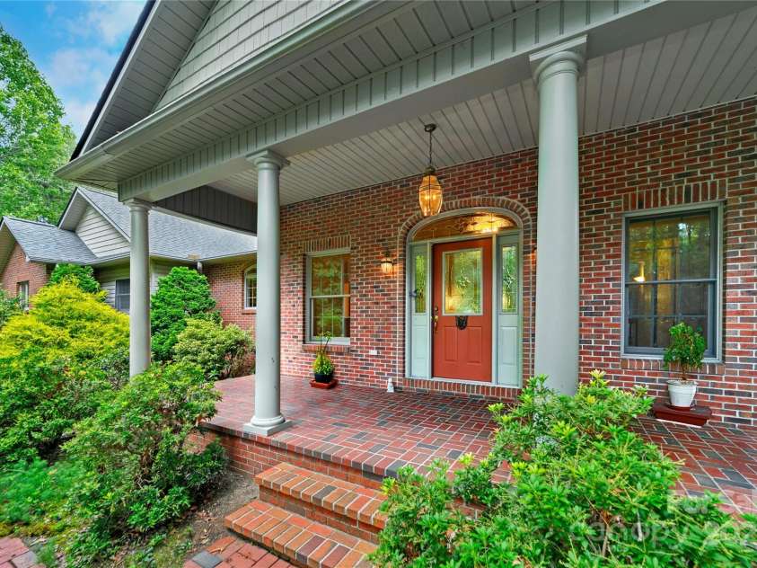 273 Inoli Circle, Brevard, NC 28712.  MLS# CAR4286189, YatesRealty ID 10618. 