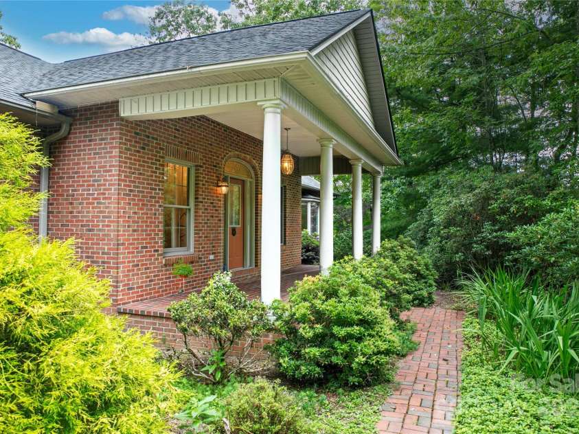 273 Inoli Circle, Brevard, NC 28712.  MLS# CAR4286189, YatesRealty ID 10618. 