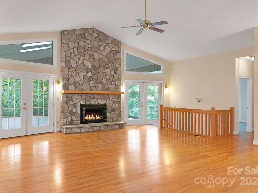 273 Inoli Circle, Brevard, NC 28712.  MLS# CAR4286189, YatesRealty ID 10618. 