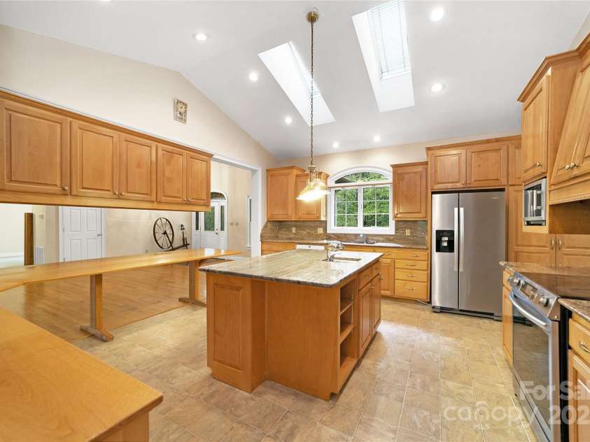 273 Inoli Circle, Brevard, NC 28712.  MLS# CAR4286189, YatesRealty ID 10618. 