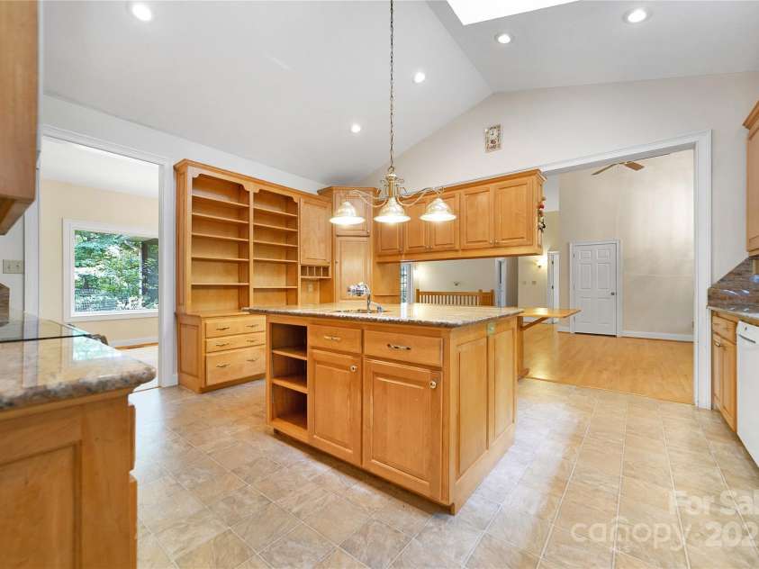 273 Inoli Circle, Brevard, NC 28712.  MLS# CAR4286189, YatesRealty ID 10618. 
