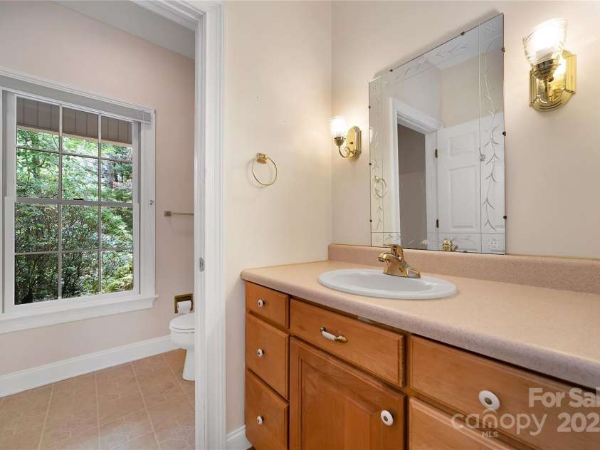 273 Inoli Circle, Brevard, NC 28712.  MLS# CAR4286189, YatesRealty ID 10618. Main Level Full Bath