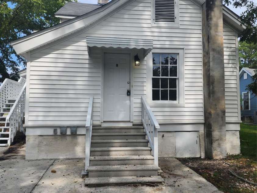 173 Columbia Street, Chester, SC 29706.  MLS# CAR4232488, YatesRealty ID 10619. Unit B Entrance