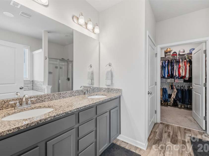 4546 Dover Court, Denver, NC 28037.  MLS# CAR4385967, YatesRealty ID 10619. Master bath on main featuring a huge walk-in closet