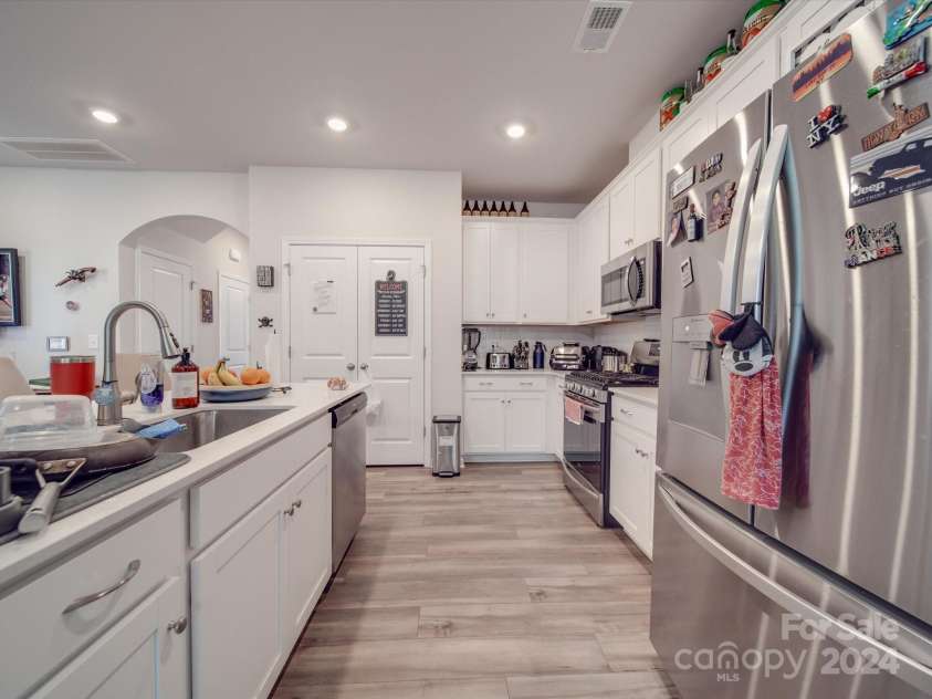 13111 Cottage Crest Lane, Charlotte, NC 28273.  MLS# CAR4187698, YatesRealty ID 1062. 