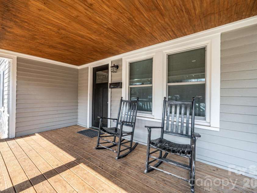 308 sycamore Street, Lincolnton, NC 28092.  MLS# CAR4354659, YatesRealty ID 10621. 