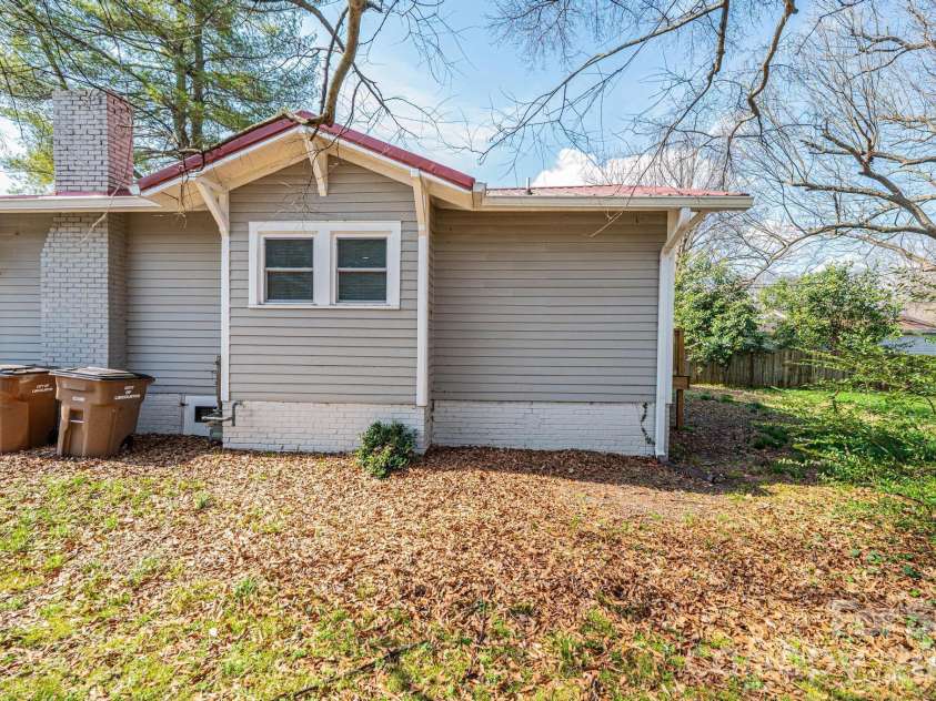 308 sycamore Street, Lincolnton, NC 28092.  MLS# CAR4354659, YatesRealty ID 10621. 