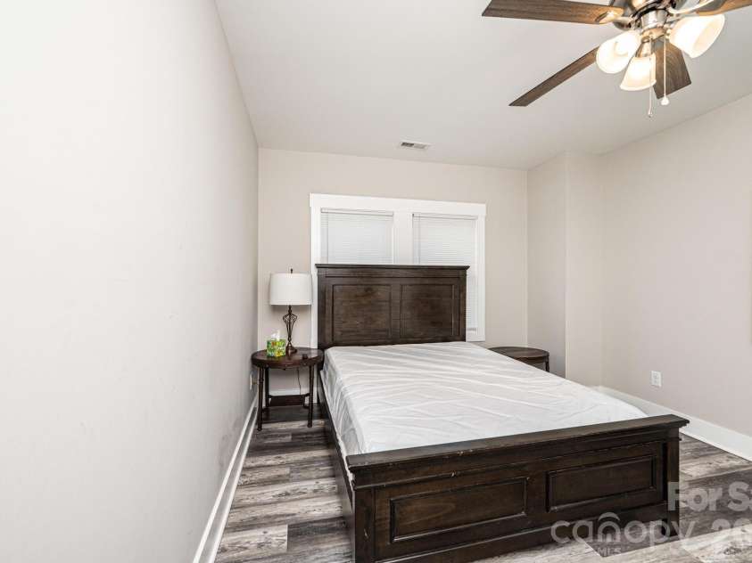 308 sycamore Street, Lincolnton, NC 28092.  MLS# CAR4354659, YatesRealty ID 10621. 