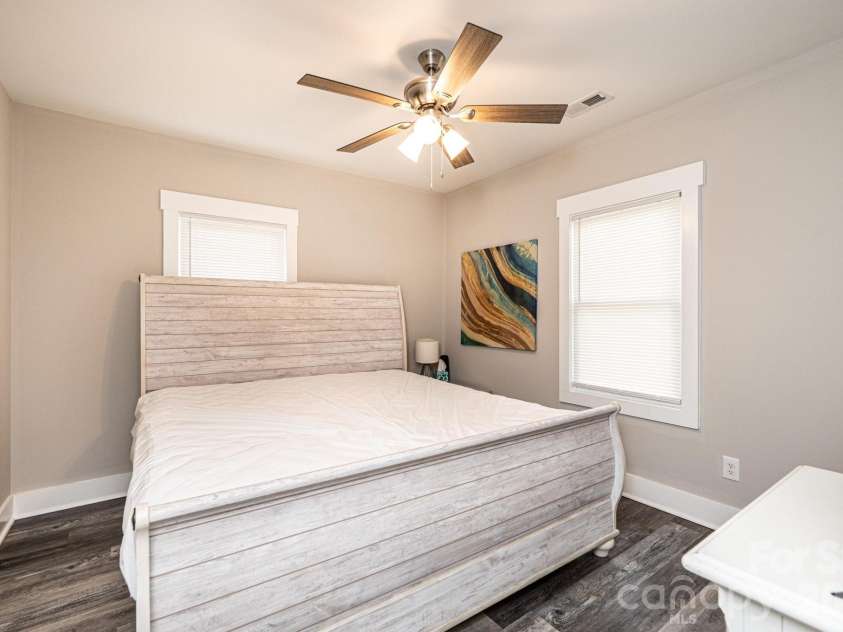 308 sycamore Street, Lincolnton, NC 28092.  MLS# CAR4354659, YatesRealty ID 10621. 