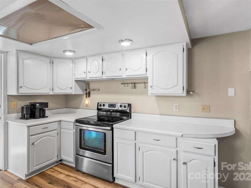 70 First Street, Canton, NC 28716.  MLS# CAR4230624, YatesRealty ID 10622. 