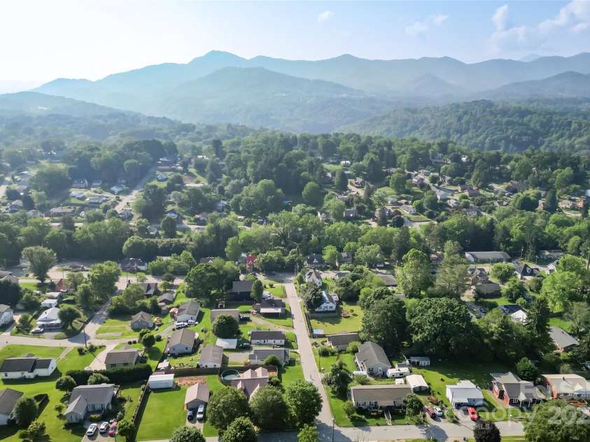 70 First Street, Canton, NC 28716.  MLS# CAR4230624, YatesRealty ID 10622. 